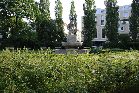 Geldzählerbrunnen von Ernst Wenck aus dem Jahr 1912 - Vorderansicht